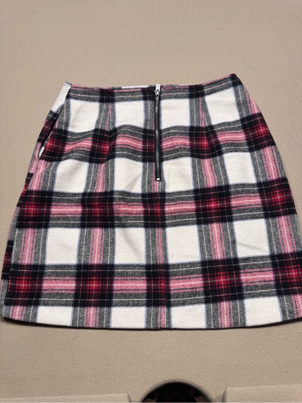 Hollister White Plaid Wool Blend Red and Black Mini Skirt - Picture 3 of 7
